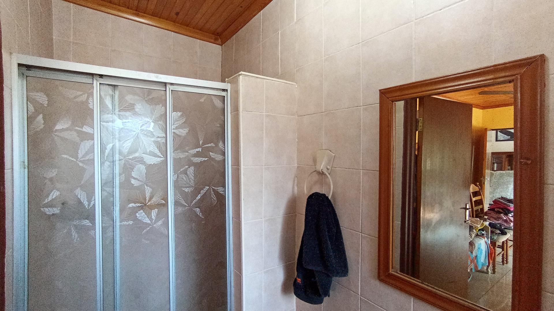 Bathroom 1 - 4 square meters of property in Pietermaritzburg (KZN)