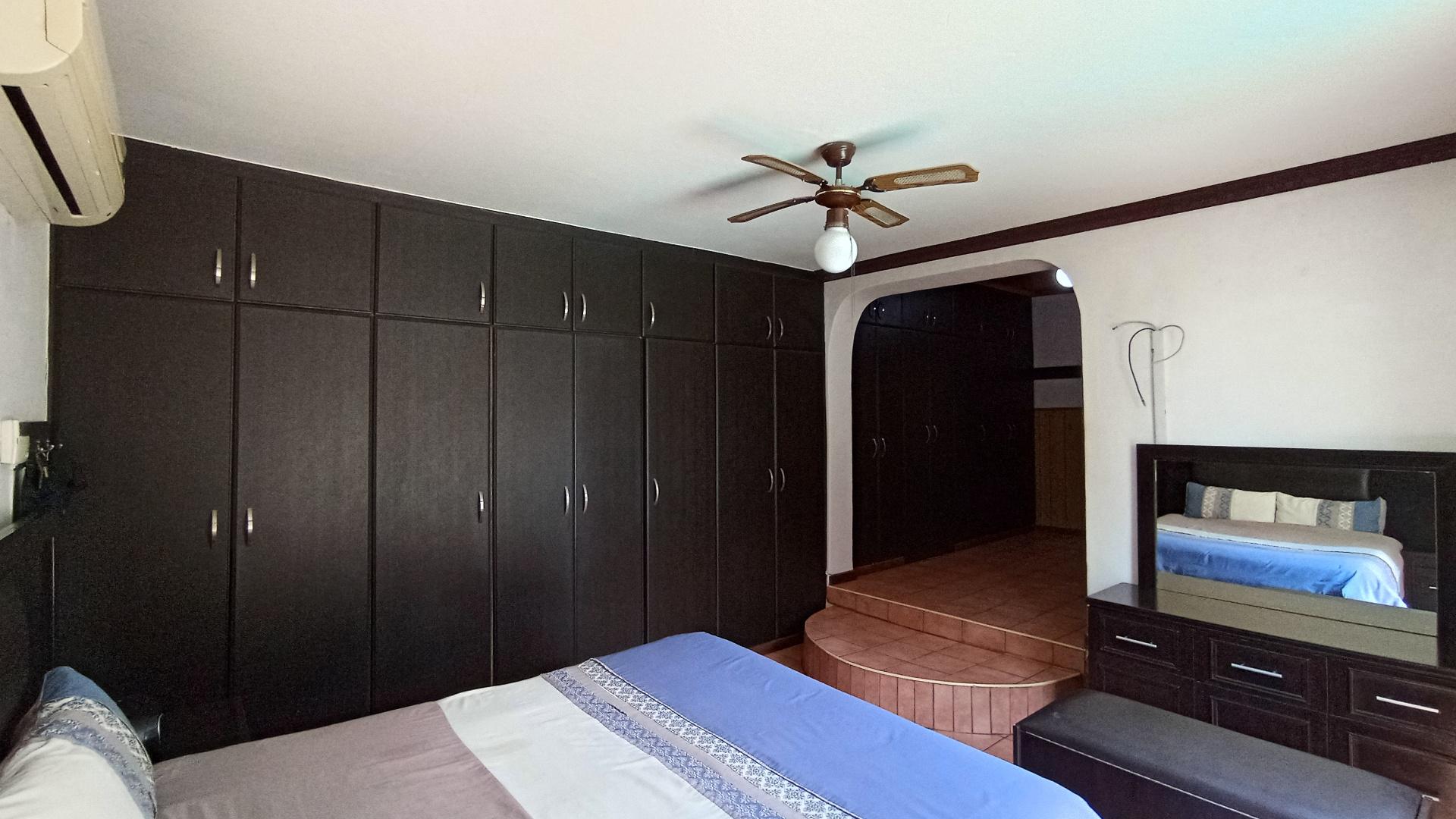 Main Bedroom - 19 square meters of property in Pietermaritzburg (KZN)