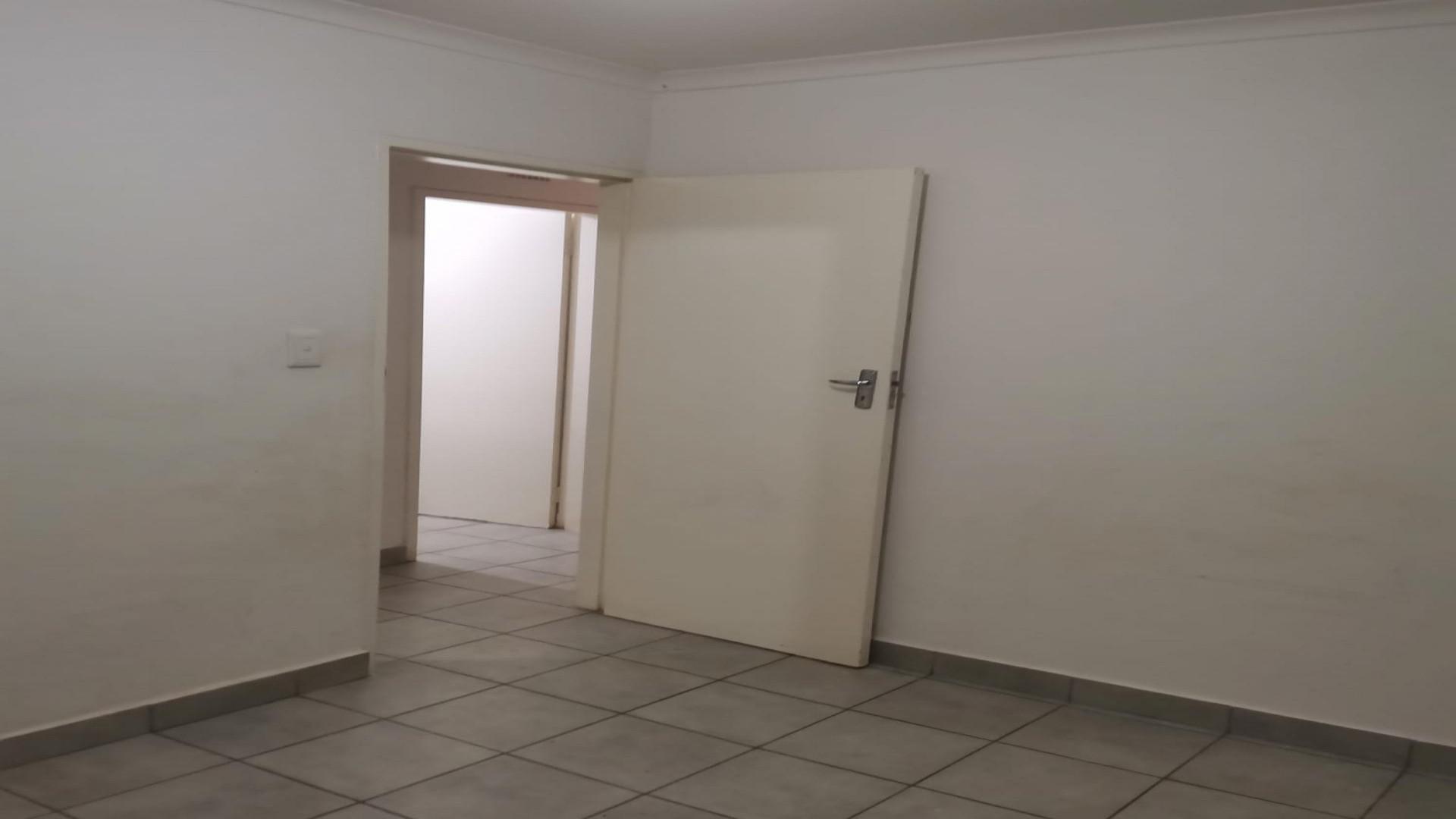 Bed Room 1 - 8 square meters of property in Savanna City