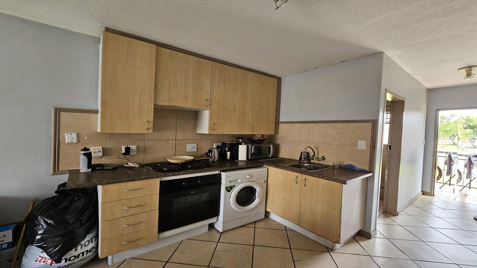 Kitchen of property in Karenpark