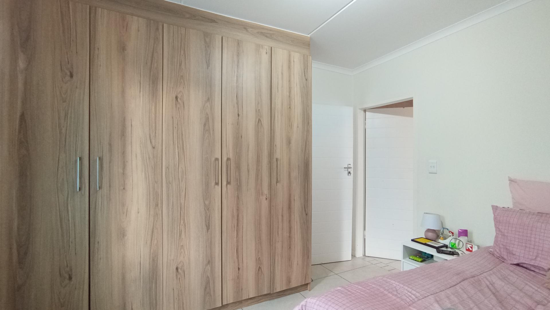 Bed Room 1 - 13 square meters of property in Westlake View