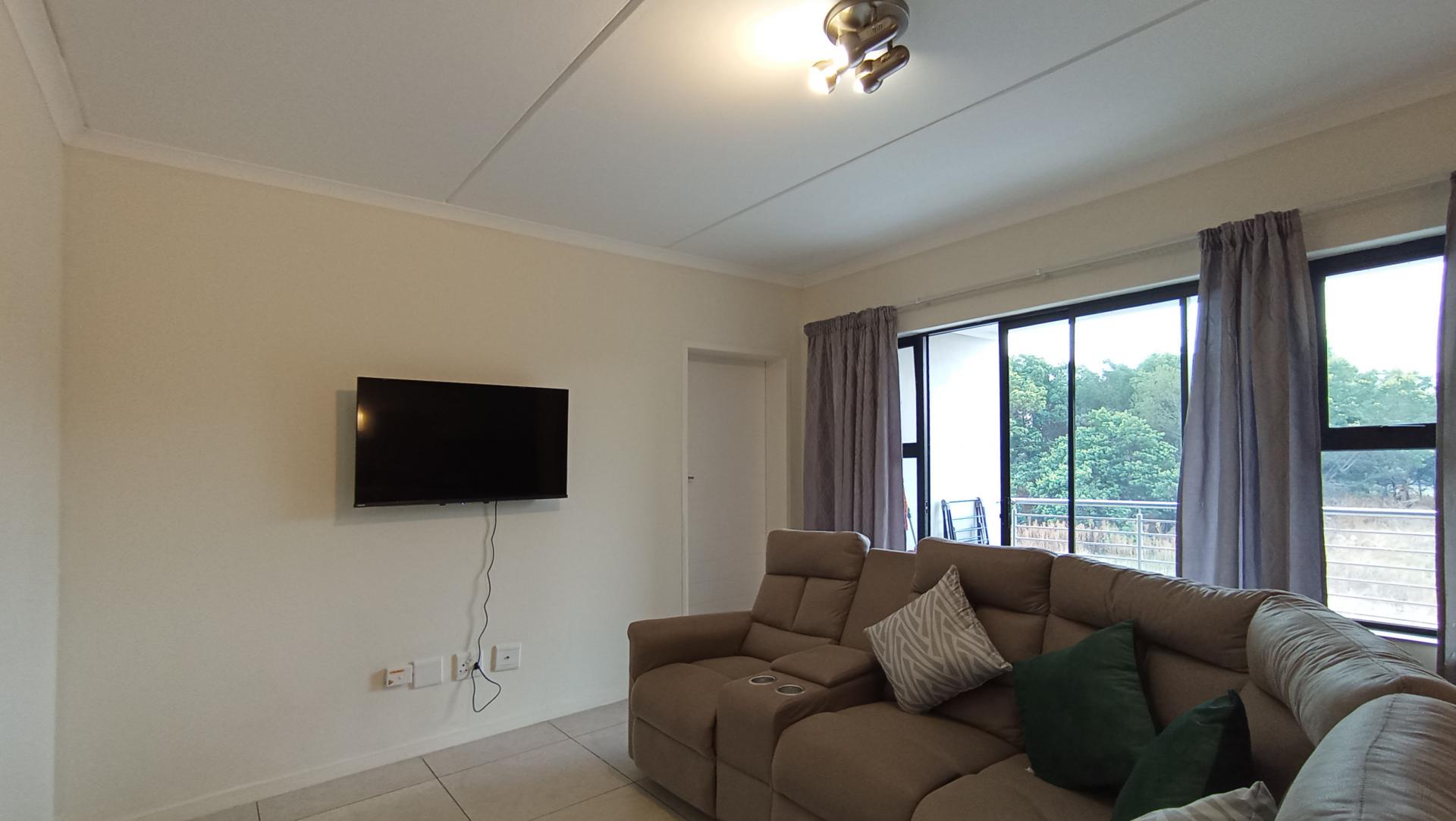 Lounges - 17 square meters of property in Westlake View