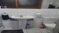 Bathroom 1 of property in Gonubie