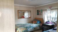 Bed Room 1 of property in Umlazi