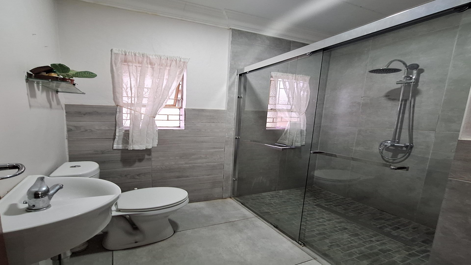 Bathroom 1 of property in Frankfort