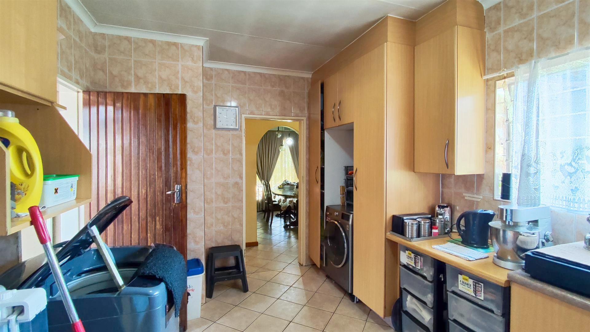 Kitchen - 11 square meters of property in Mayberry Park