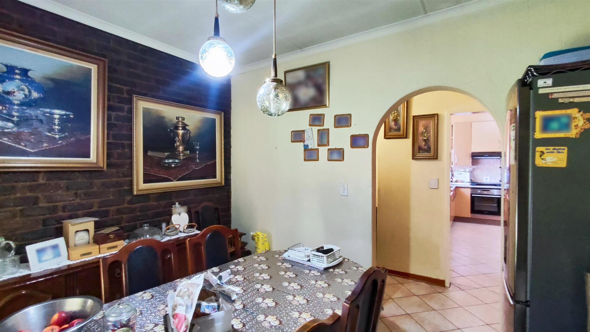 Dining Room - 9 square meters of property in Mayberry Park