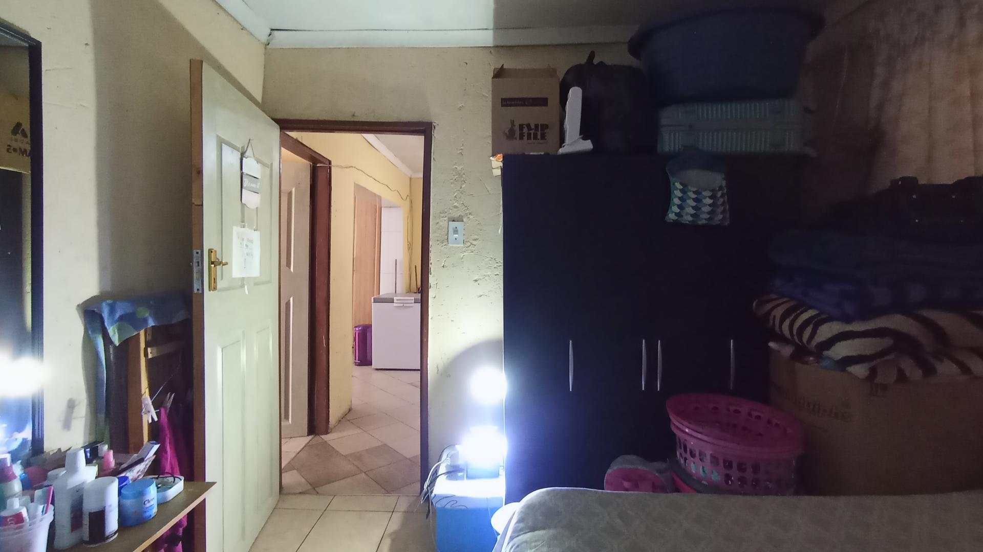 Bed Room 2 - 10 square meters of property in Saulsville