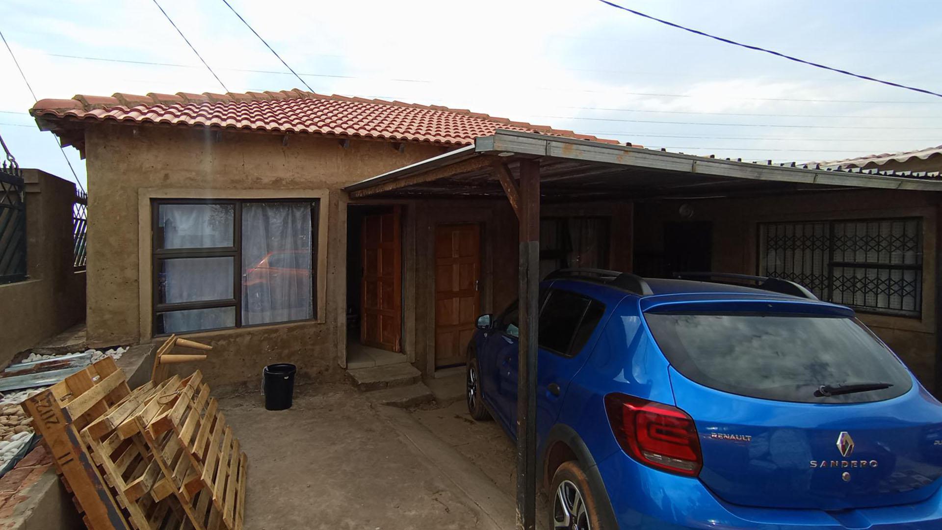 Front View of property in Saulsville