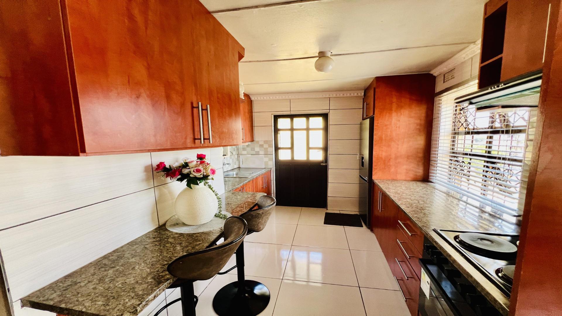 Kitchen of property in Umlazi