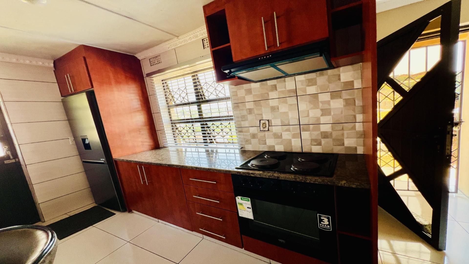 Kitchen of property in Umlazi