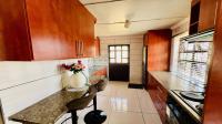 Kitchen of property in Umlazi