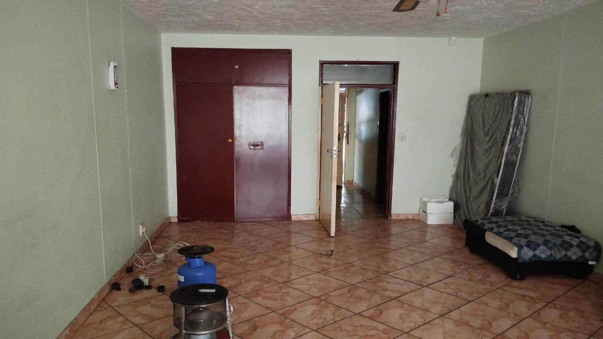 Lounges of property in Kempton Park