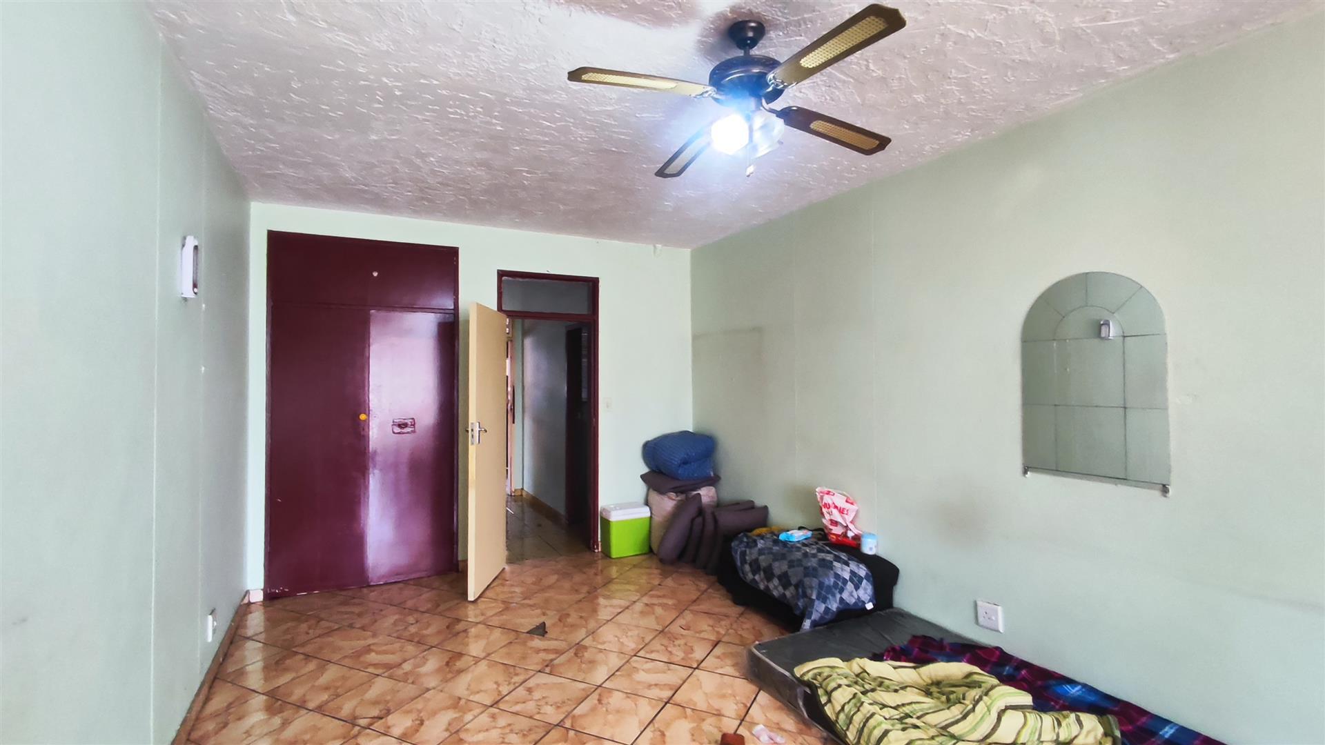 Lounges - 33 square meters of property in Kempton Park