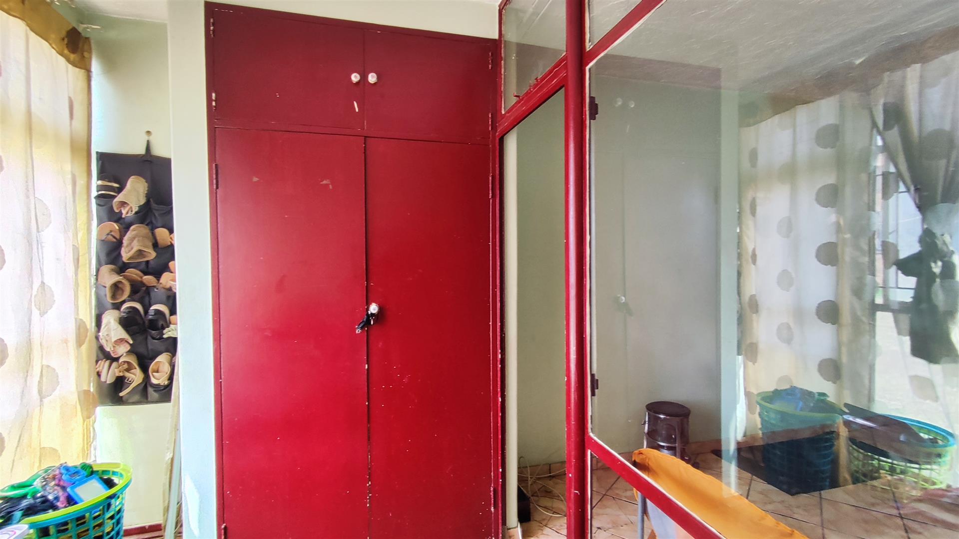 Bathroom 1 - 4 square meters of property in Kempton Park