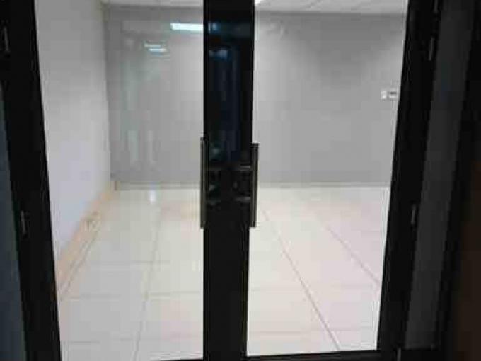 Commercial to Rent in Brooklyn - Property to rent - MR694266