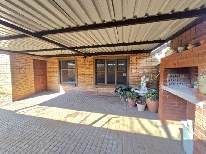 2 Bedroom Sectional Title for Sale For Sale in Montana Tuine - MR694270