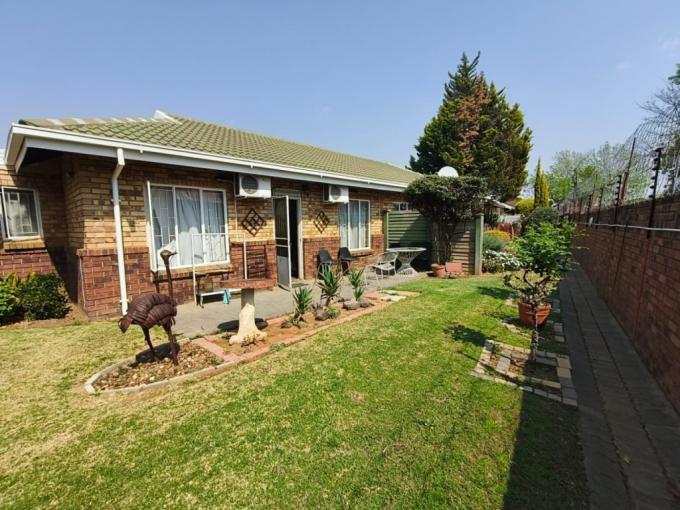 3 Bedroom Simplex for Sale For Sale in Willows - MR694280