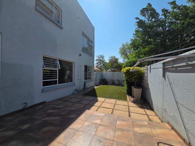 3 Bedroom Simplex for Sale For Sale in Brackenhurst - MR694296