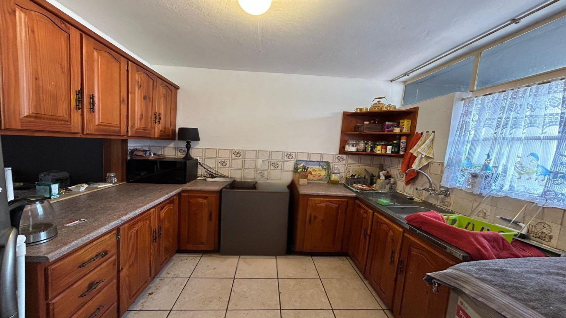 Kitchen of property in Valhalla