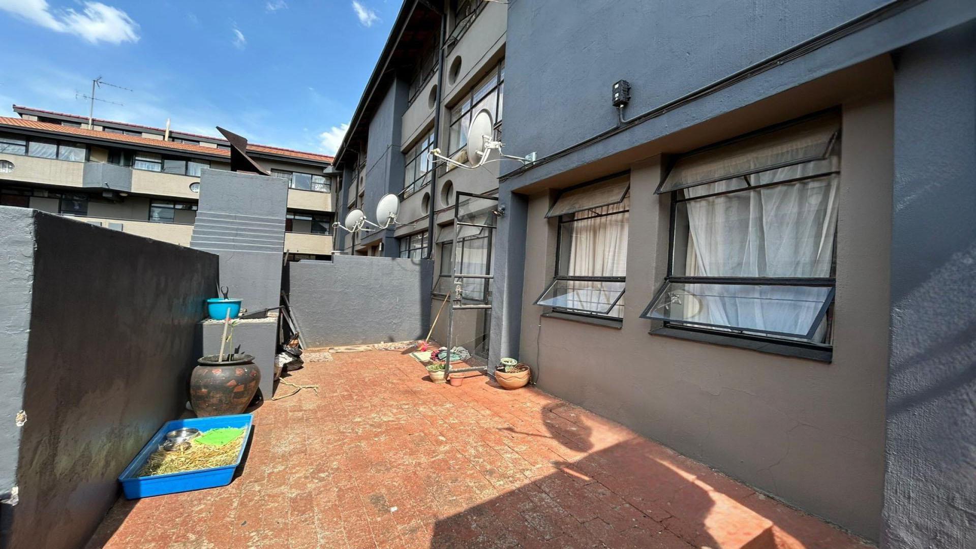 Spaces of property in Valhalla