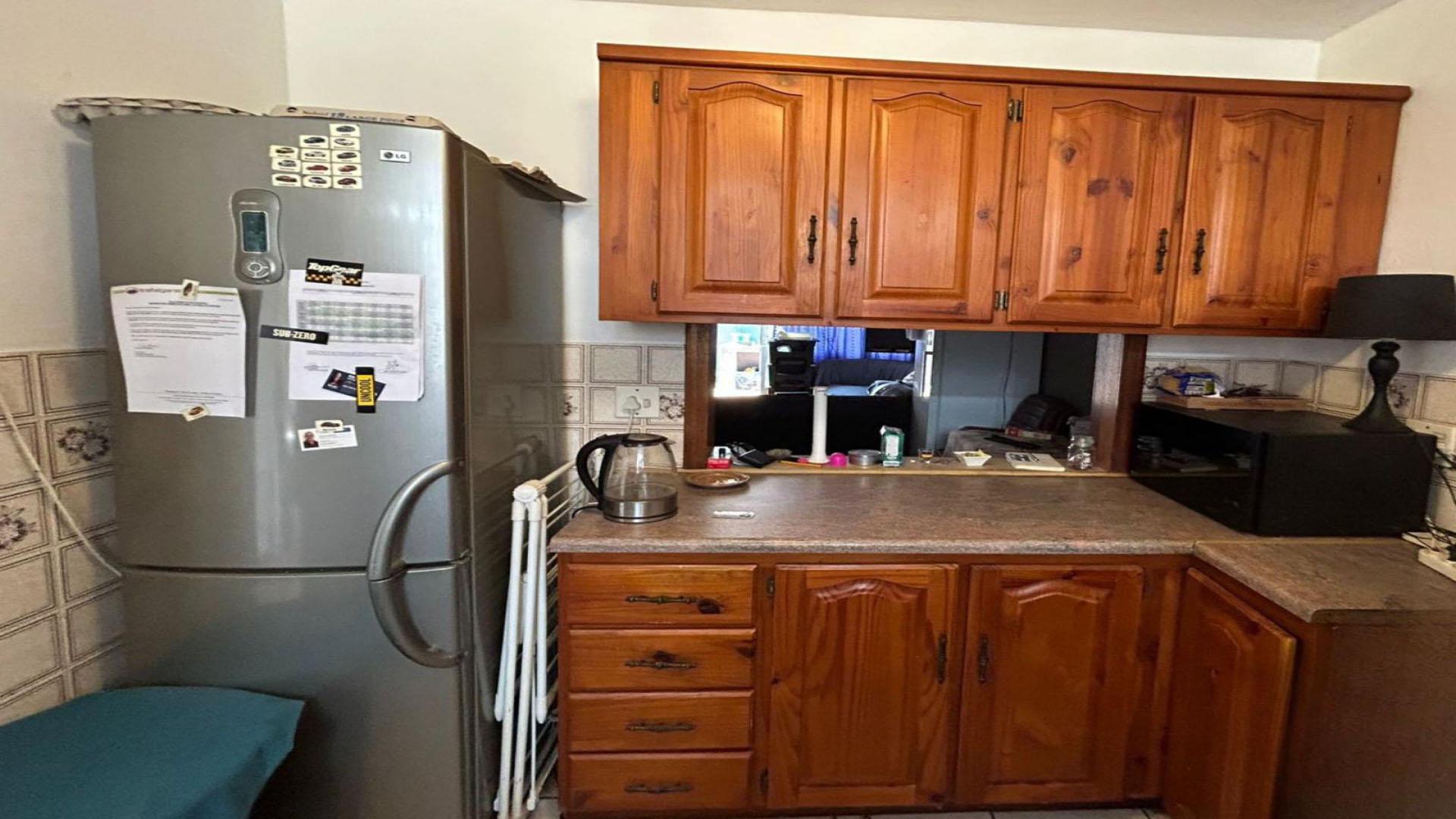 Kitchen of property in Valhalla