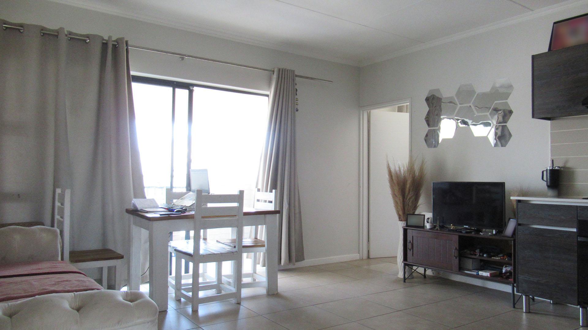 Lounges - 17 square meters of property in Bryanston