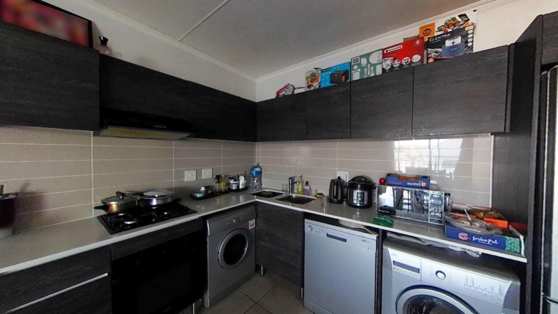 Kitchen - 7 square meters of property in Bryanston