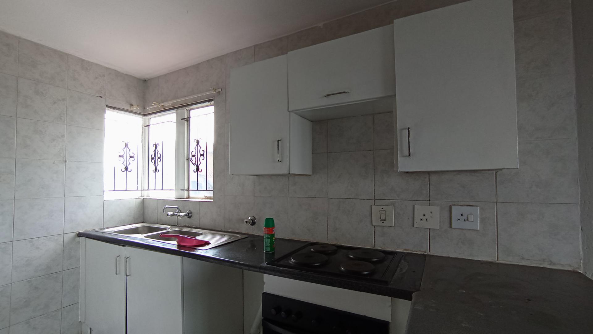 Kitchen - 6 square meters of property in Ridgeway