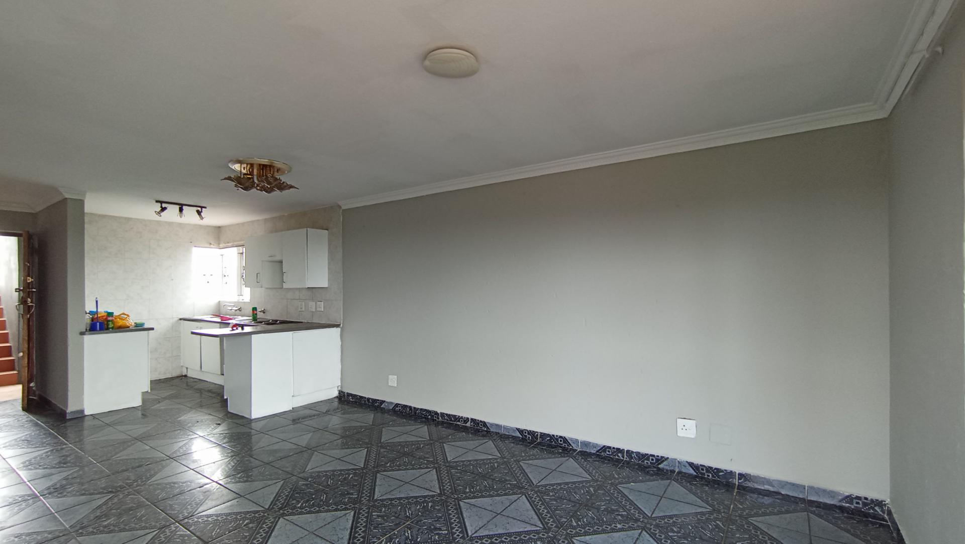 Lounges - 18 square meters of property in Ridgeway