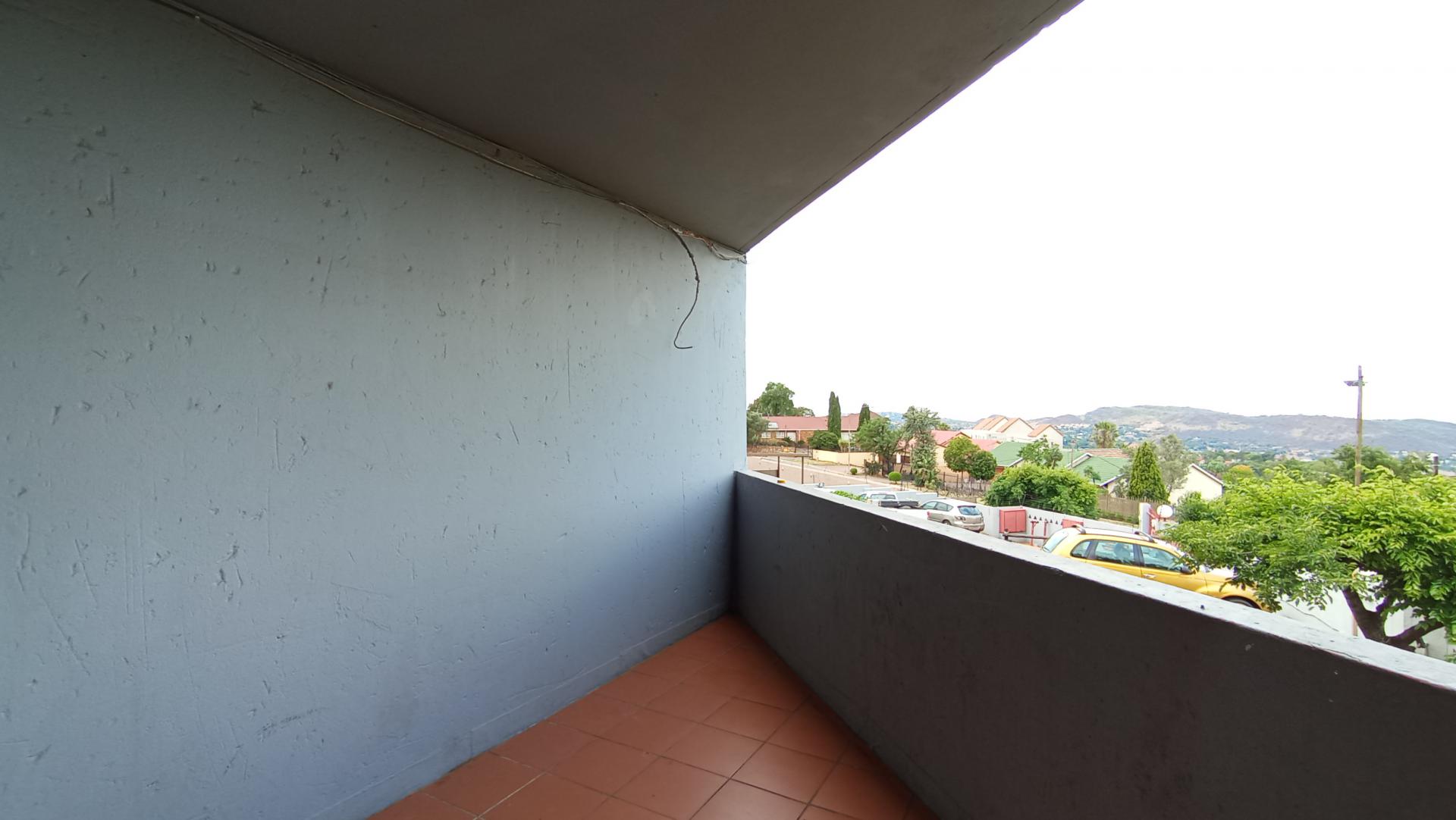 Balcony - 12 square meters of property in Ridgeway