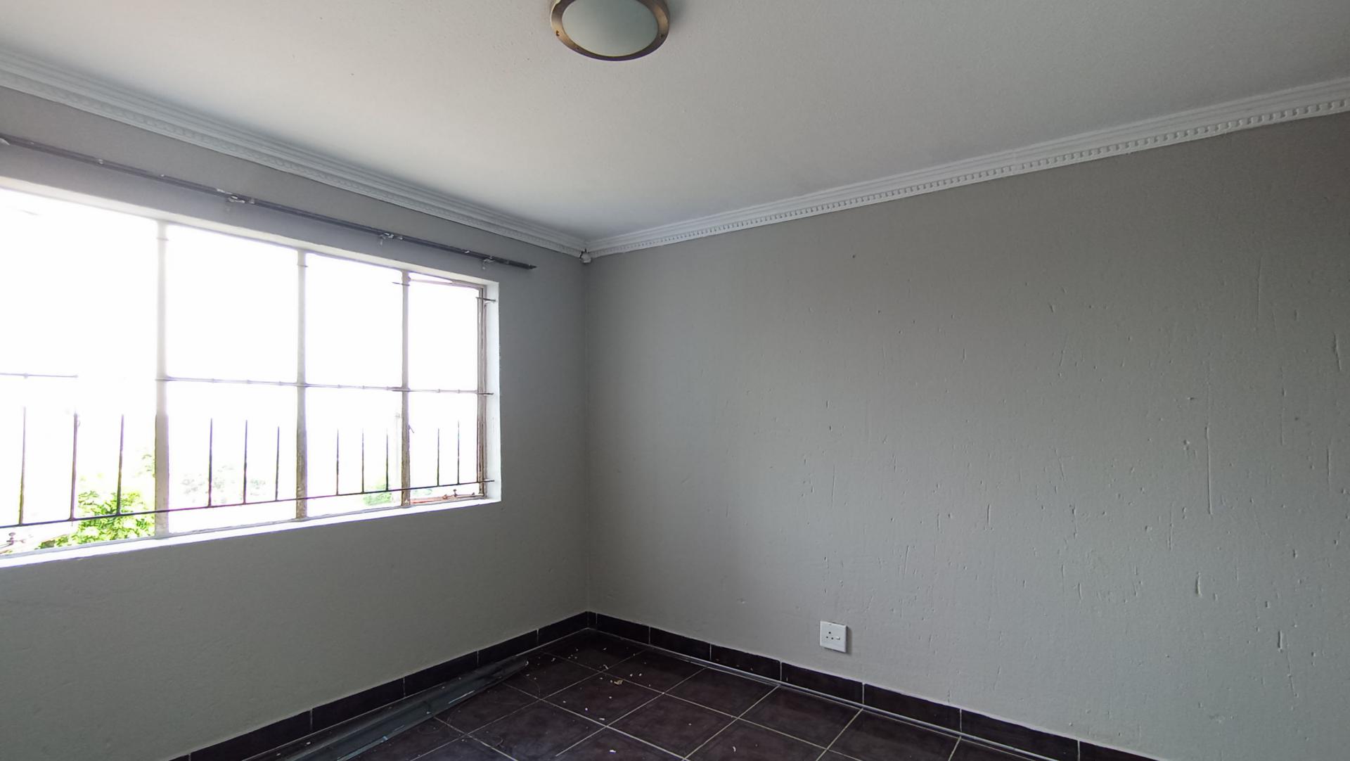 Bed Room 1 - 14 square meters of property in Ridgeway