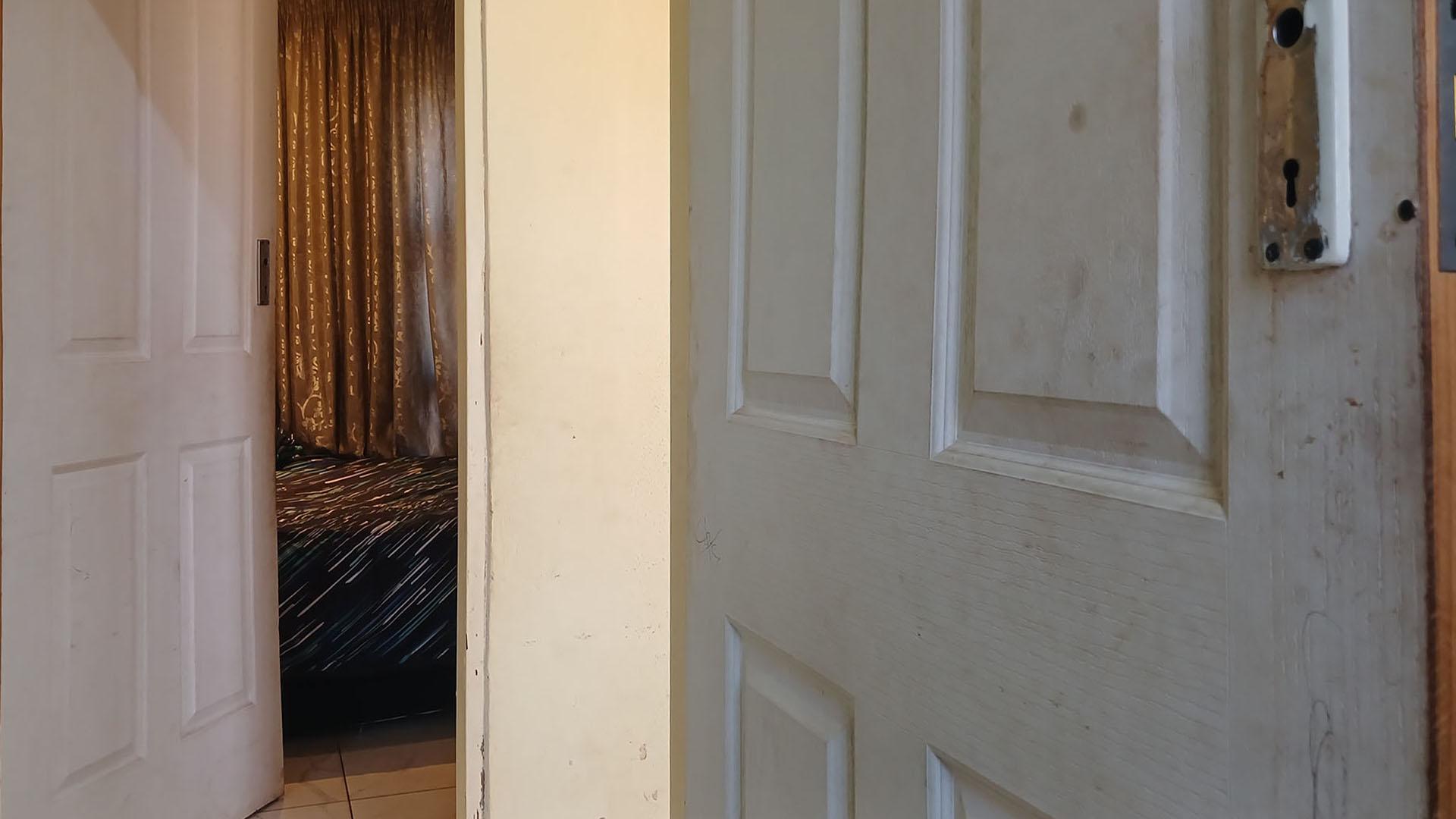 Bathroom 2 - 2 square meters of property in Protea Glen