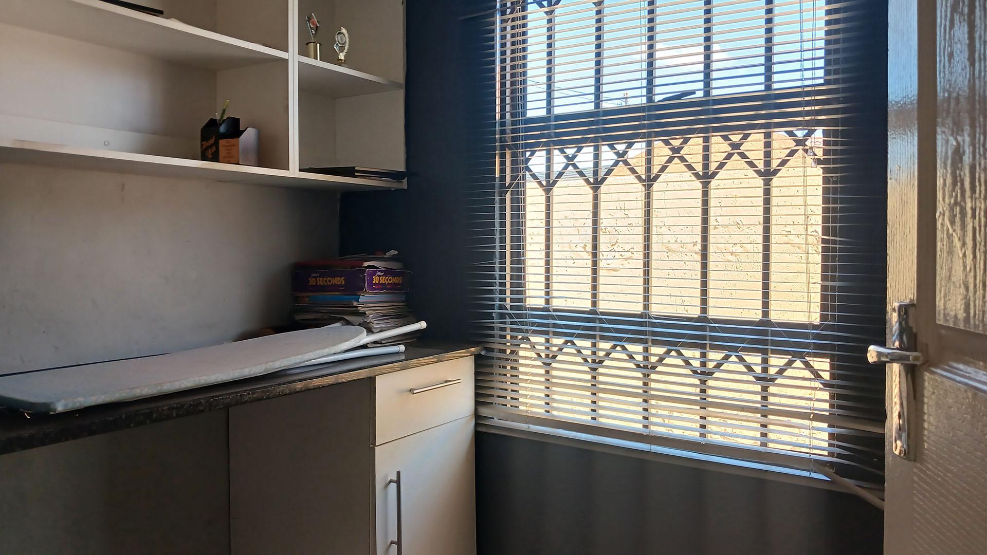 Study - 5 square meters of property in Protea Glen