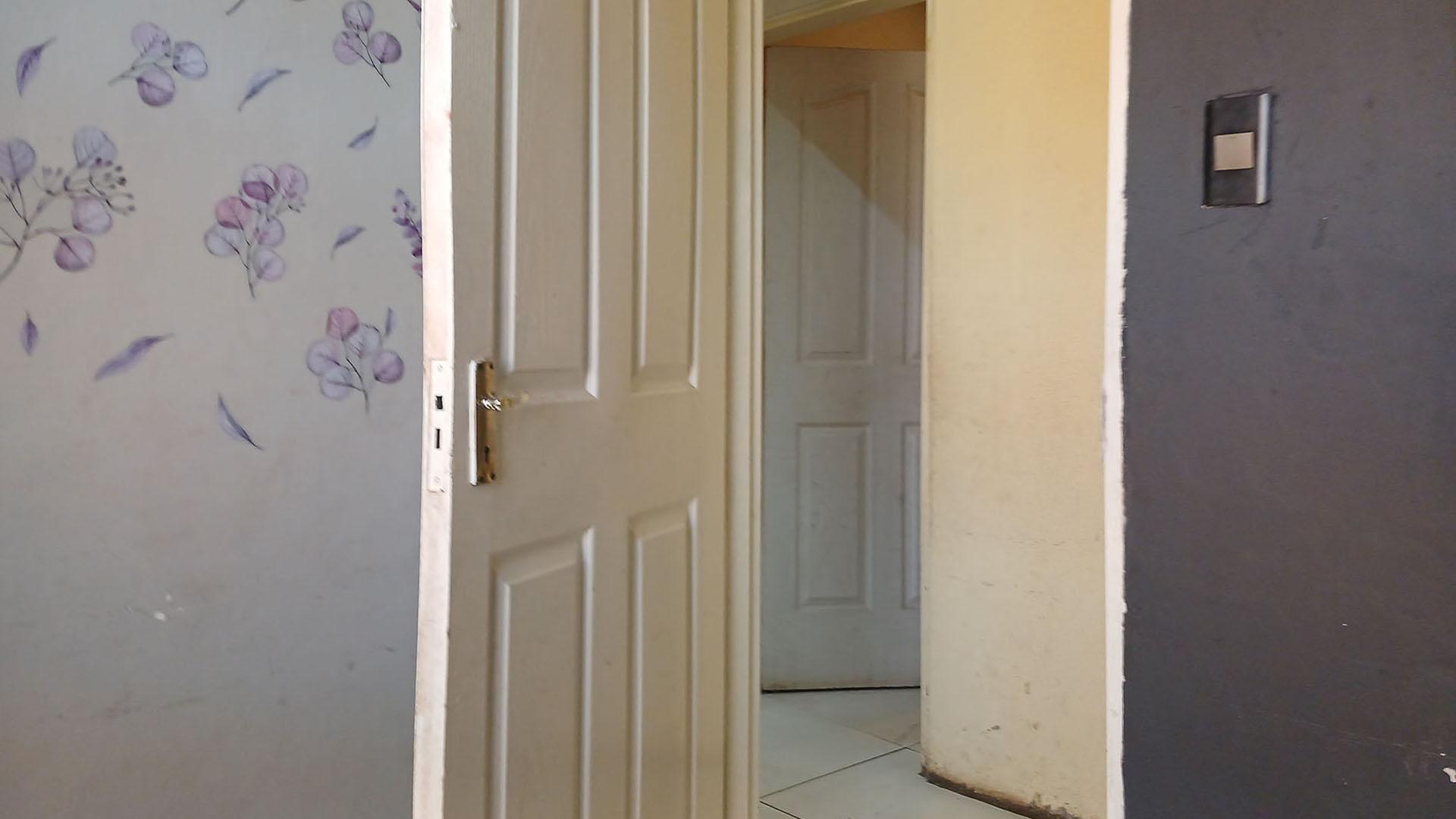 Study - 5 square meters of property in Protea Glen