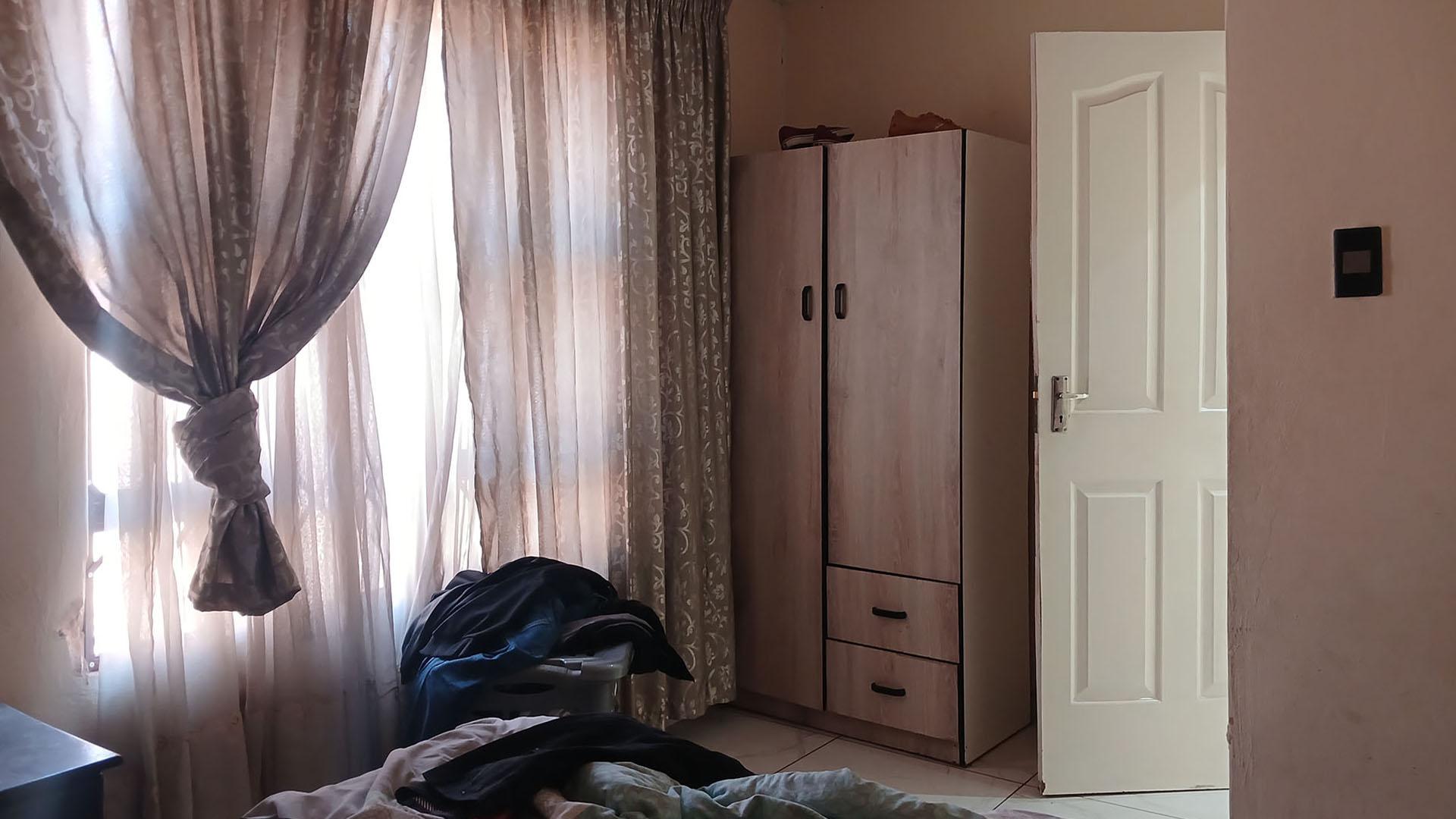 Bed Room 2 - 8 square meters of property in Protea Glen