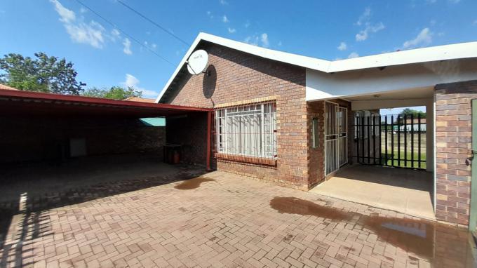 House for Sale For Sale in Ermelo - MR694318