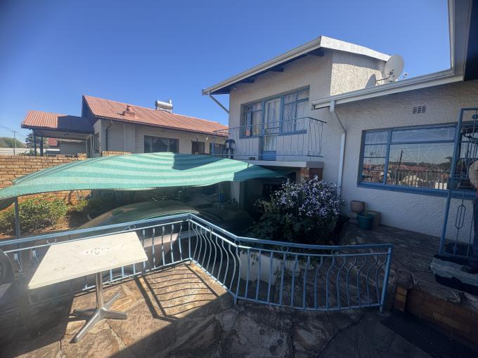 4 Bedroom House for Sale For Sale in Bosmont - MR694323