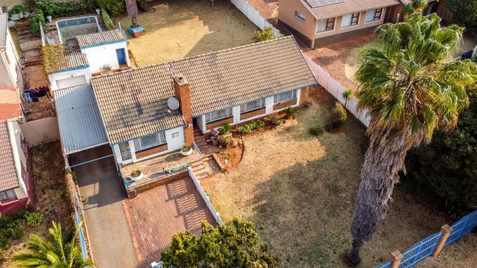3 Bedroom House for Sale For Sale in Mondeor - MR694325