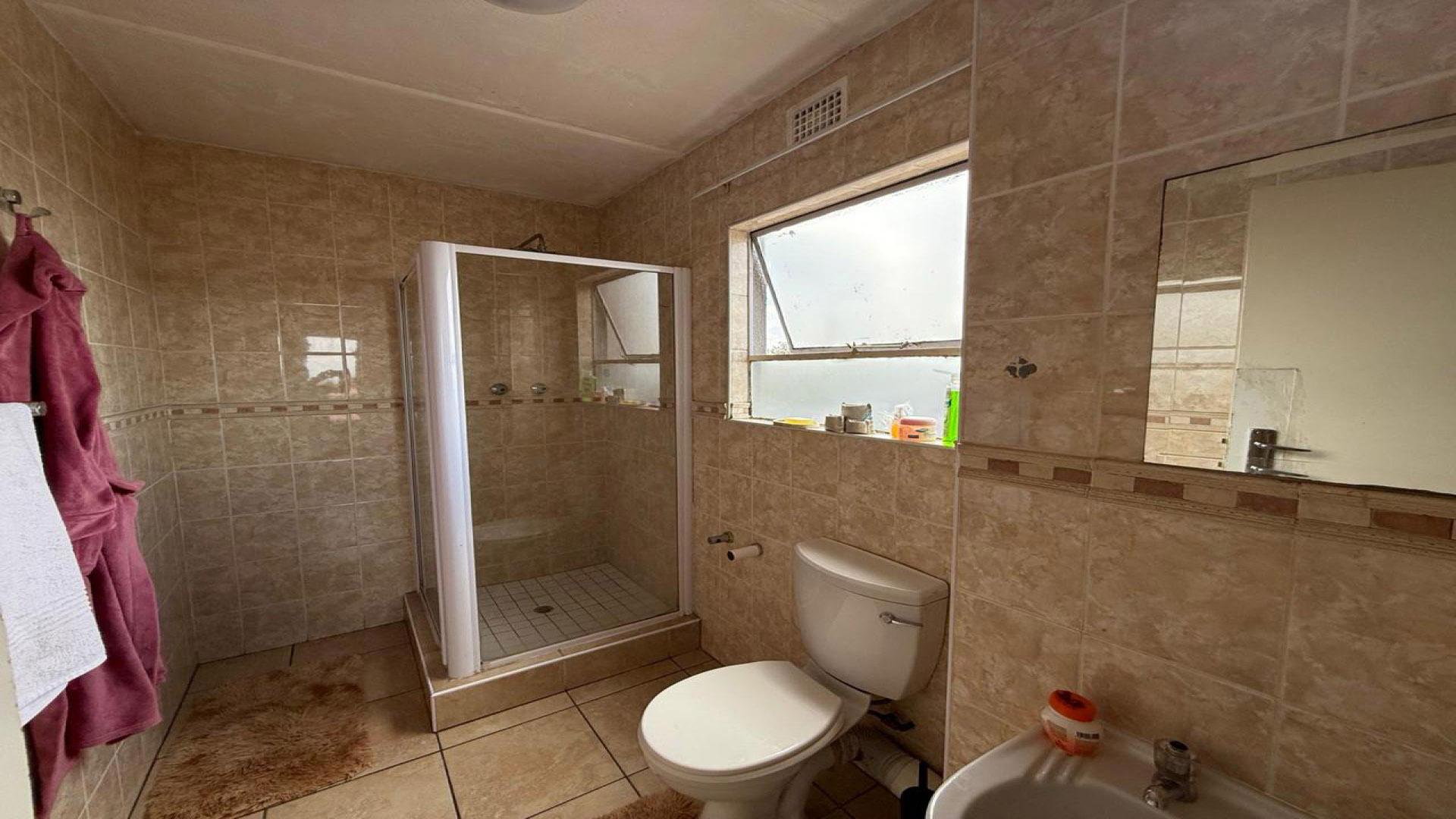 Bathroom 1 of property in Risana