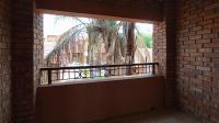 Balcony - 6 square meters of property in Mooikloof Ridge