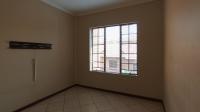 Bed Room 1 - 10 square meters of property in Mooikloof Ridge