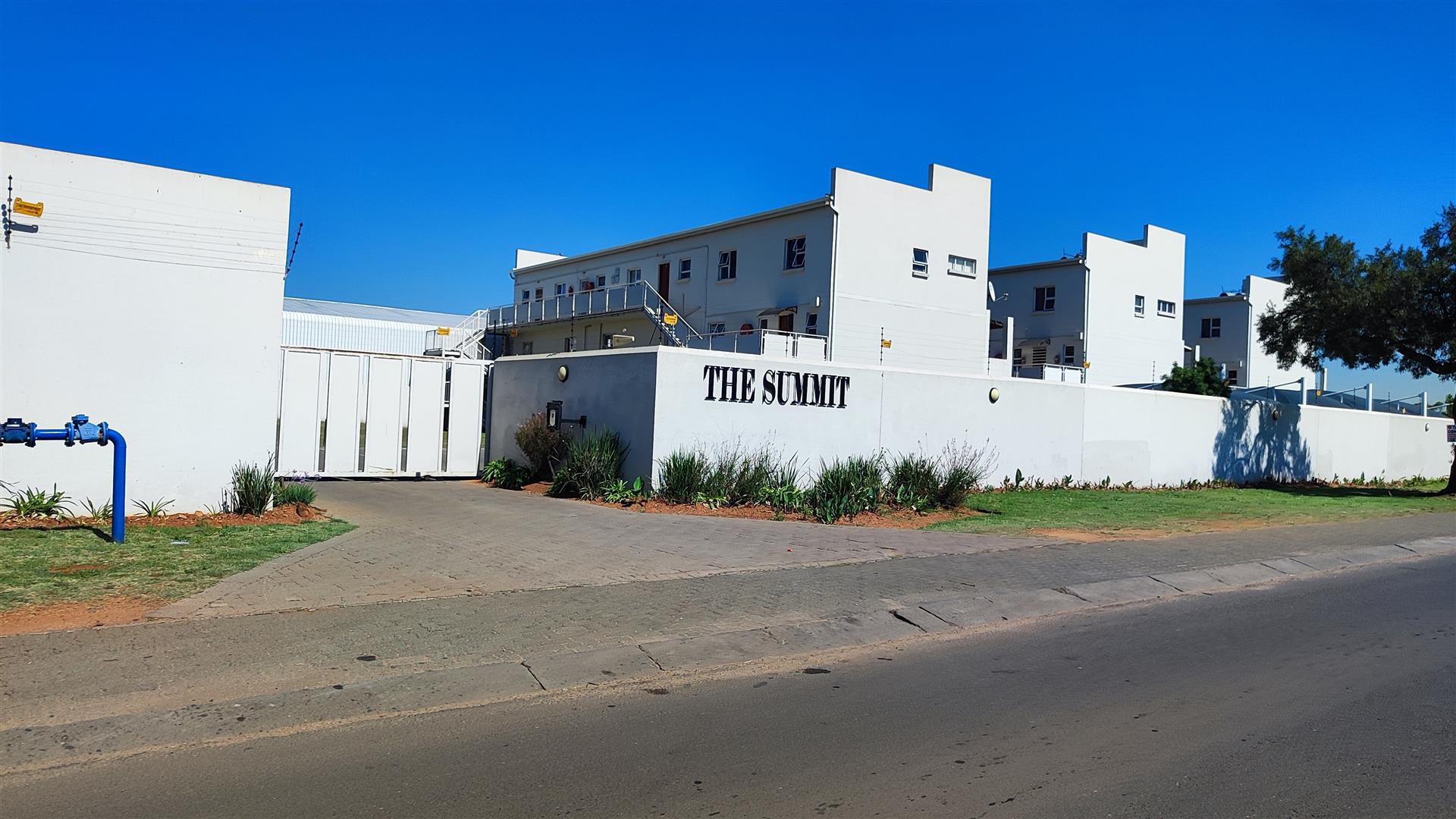 Front View of property in Mayberry Park