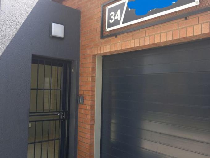 Commercial to Rent in Halfway Gardens - Property to rent - MR694405