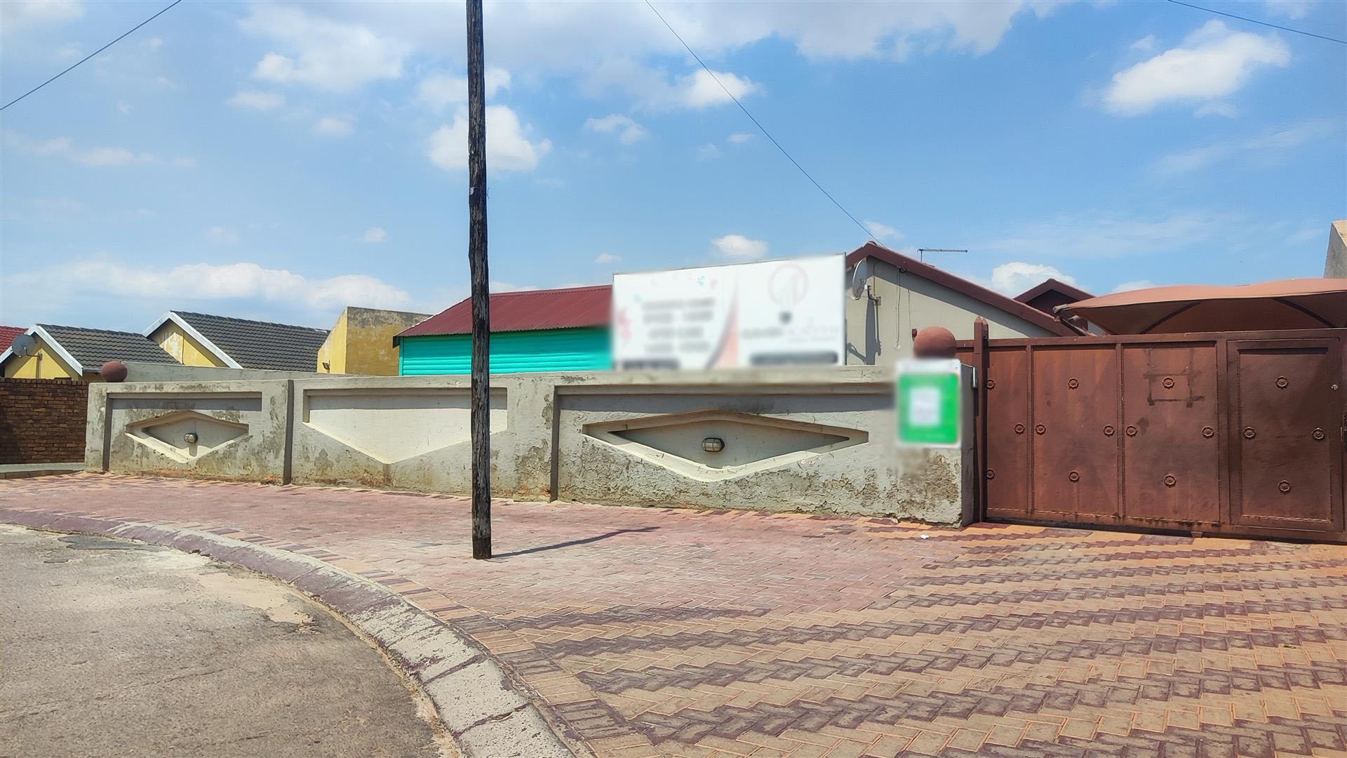 Front View of property in Daveyton