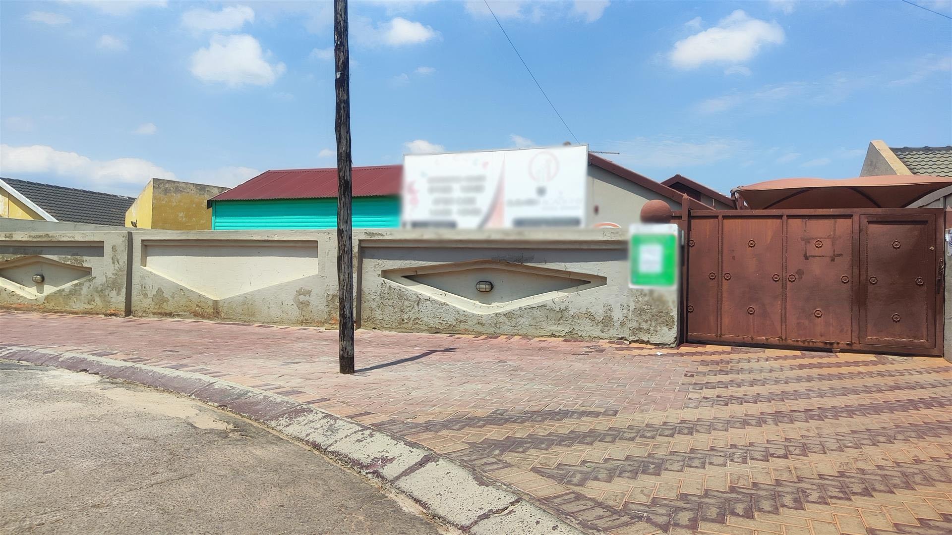 Front View of property in Daveyton