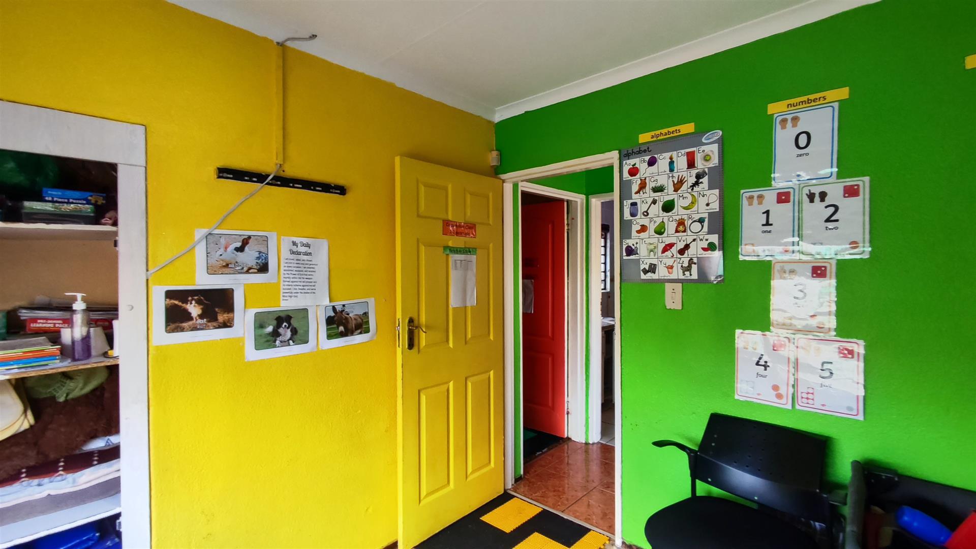 Bed Room 1 - 10 square meters of property in Daveyton