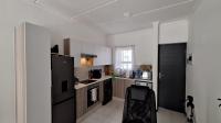 Kitchen - 15 square meters of property in Maroeladal