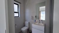 Main Bathroom - 5 square meters of property in Maroeladal