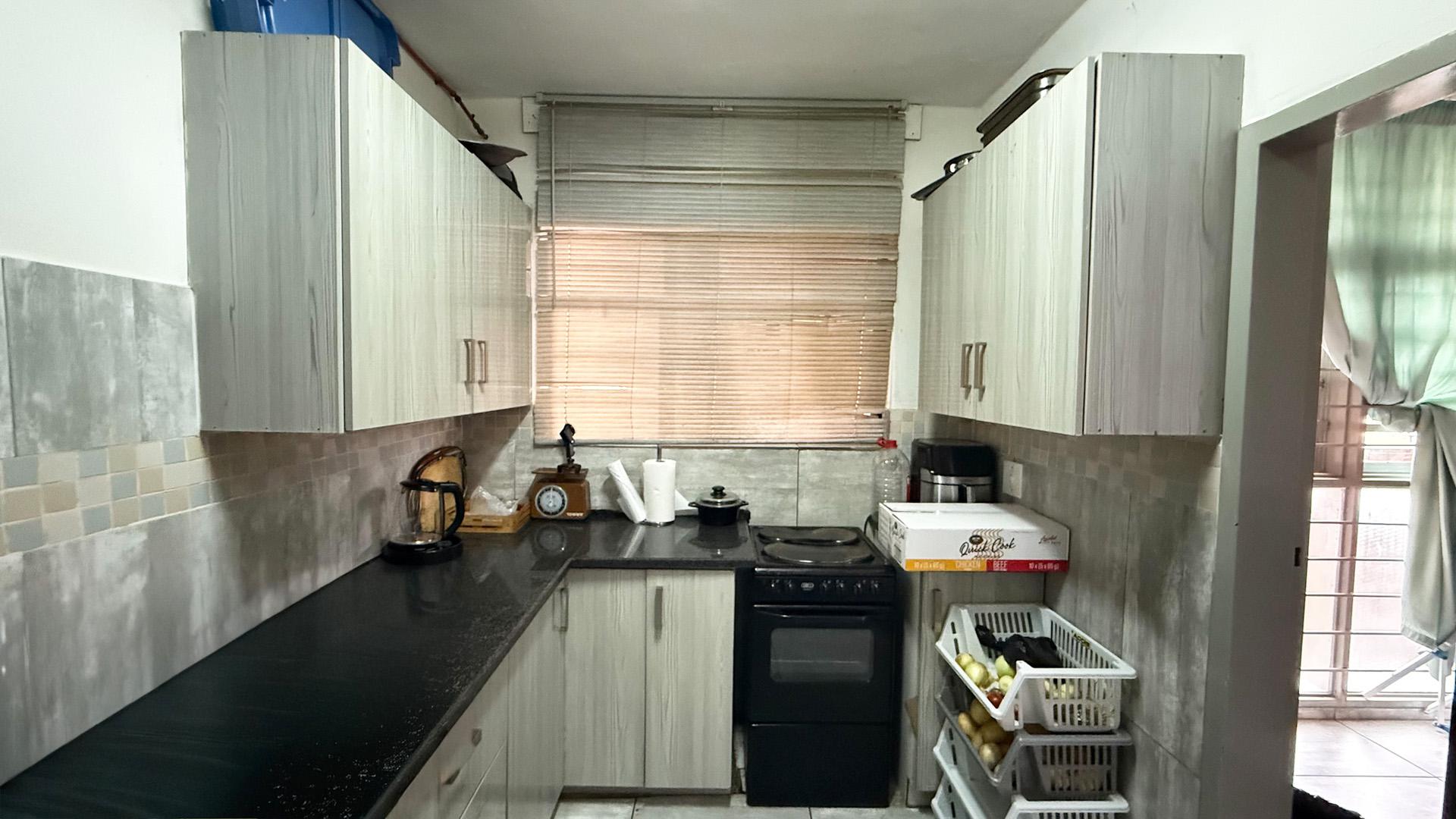 Kitchen of property in Sunnyside